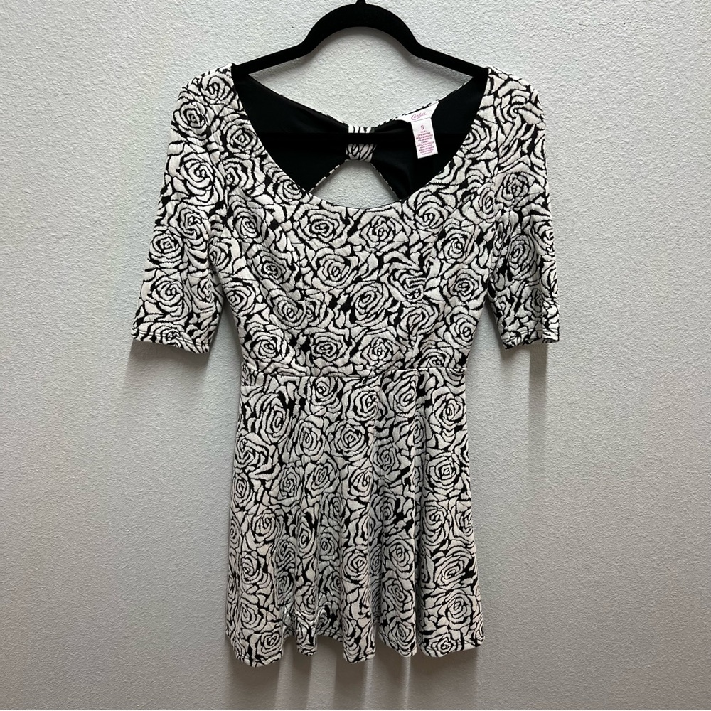 Candies black and white rose fit and flare dress with key hole - size small